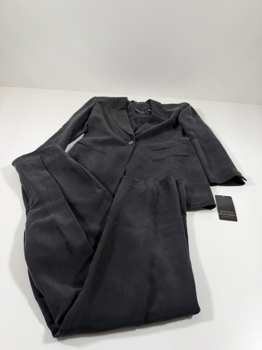 Dana Buchman Elements Pant Suit Womens 6P Gray 100% Silk Jacket Pants 4 Petite